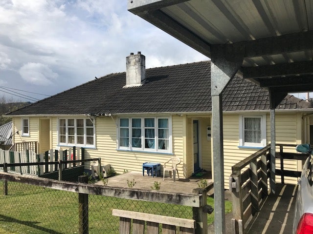 15 Craig Road, Waiuku - Carousel 1