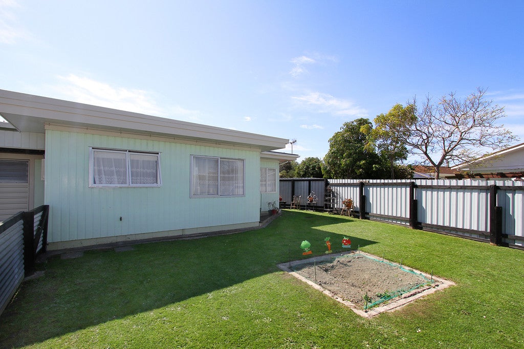6 Norrie Place, Tamatea, Napier - Carousel 2