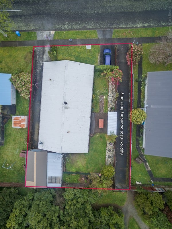 34 Larchmont Grove, Totara Park, Upper Hutt - Carousel 21