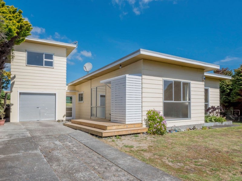 10 Mahoe Street, Otaki Beach, Otaki - Carousel 1