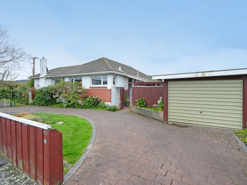 17 Camp Street, Silverstream, Upper Hutt - Carousel 20