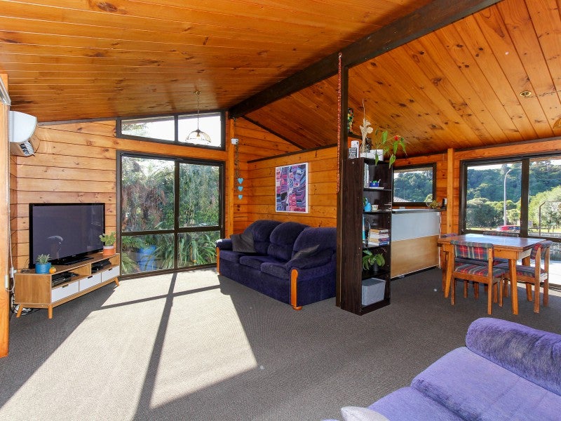 77 Riversdale Drive, Merrilands, New Plymouth - Carousel 2