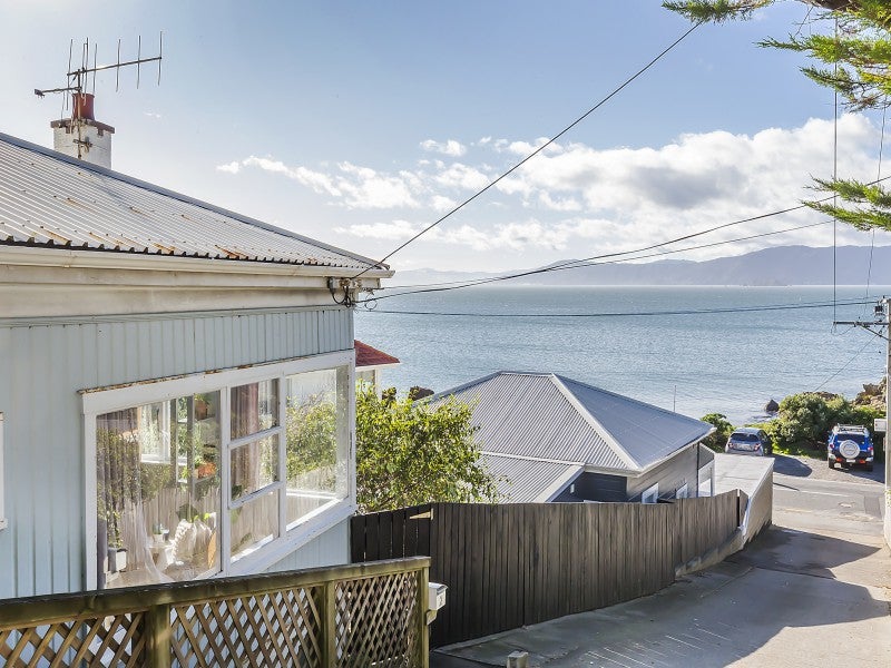 2 Beere Haven Steps, Seatoun, Wellington - Carousel 12
