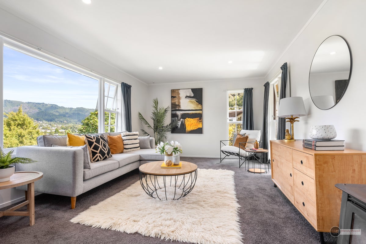 10 Tiroiti Grove, Stokes Valley, Lower Hutt - Carousel 2