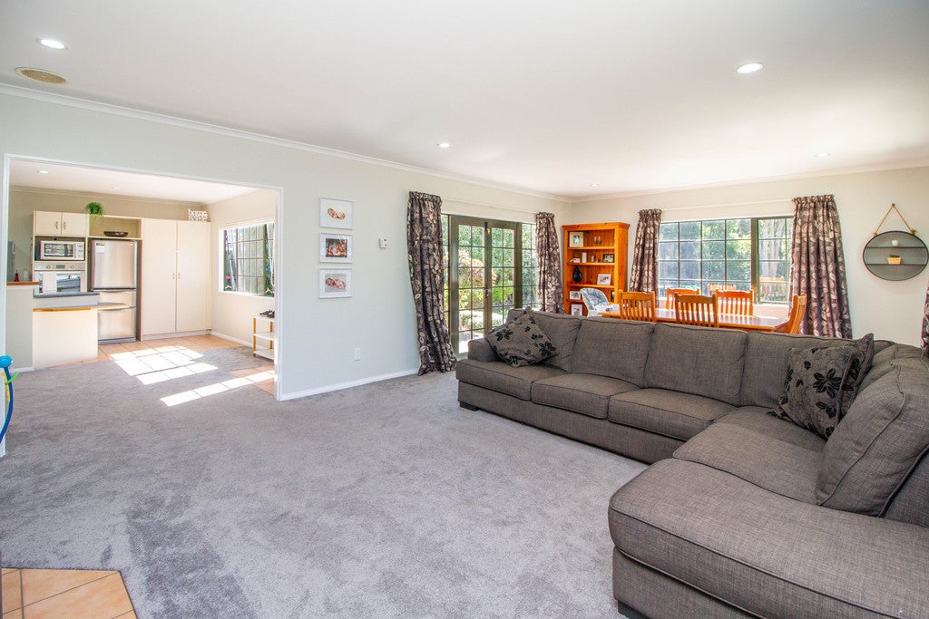 4A PLATEAU RD, THE PLATEAU, UPPER HUTT - Carousel 2