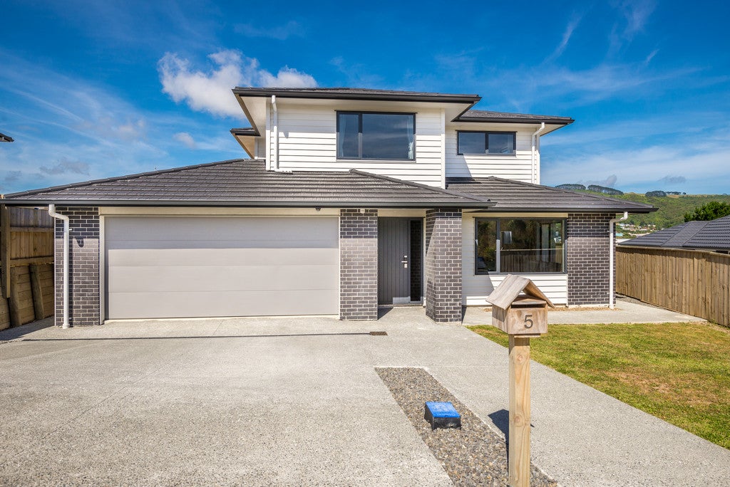 5 Wairau LANE, Aotea, PORIRUA - Carousel 2