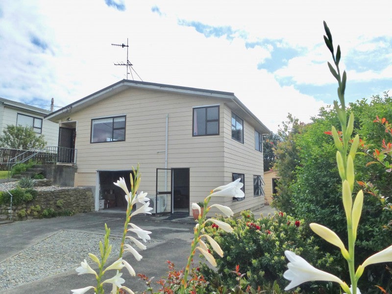 35 Gawler Street, Te Horo Beach, Otaki - Carousel 1