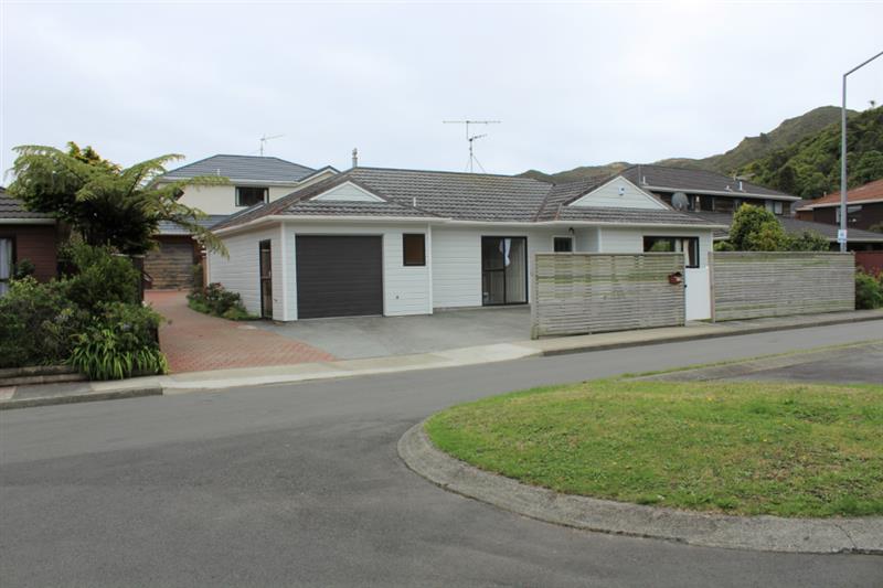 55 Satara Crescent, Khandallah, Wellington - Carousel 1
