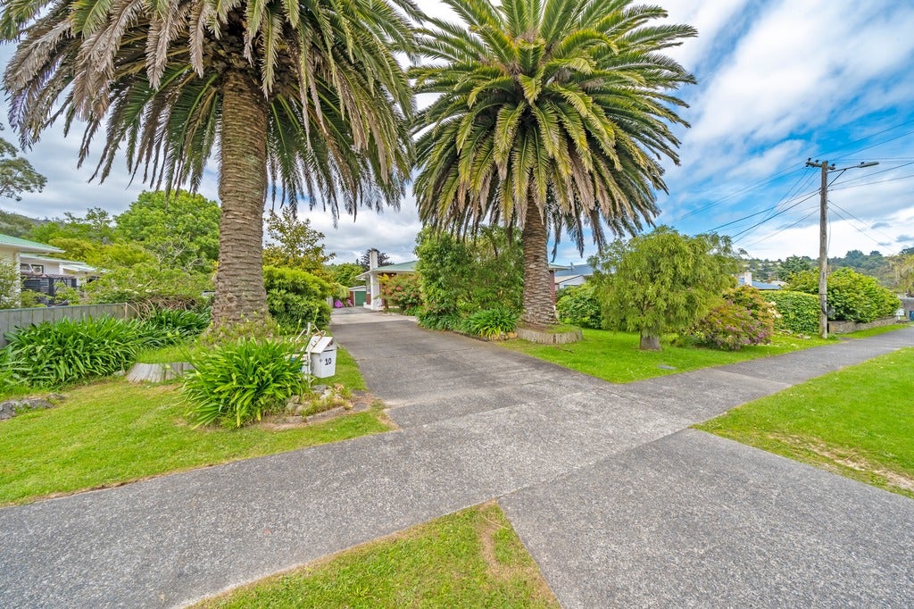 10 Horoeka Street, Stokes Valley, Lower Hutt - Carousel 2