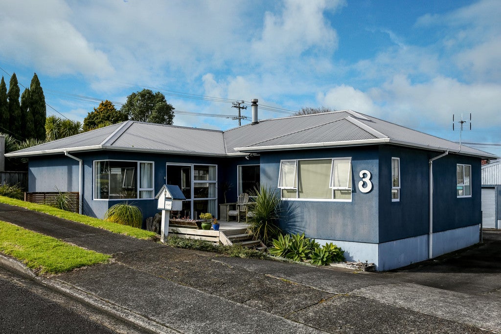 3 Ranfurly Street, Frankleigh Park, New Plymouth - Carousel 1