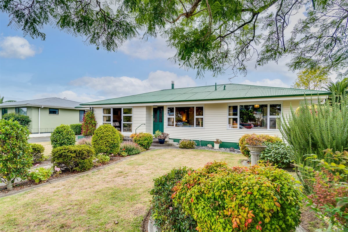 17 Alamein Crescent, Onekawa, Napier - Carousel 2