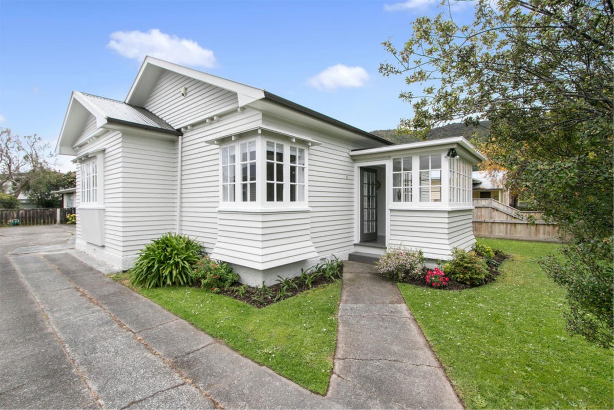 1/31 Burnside Street, Waterloo, Lower Hutt - Carousel 1