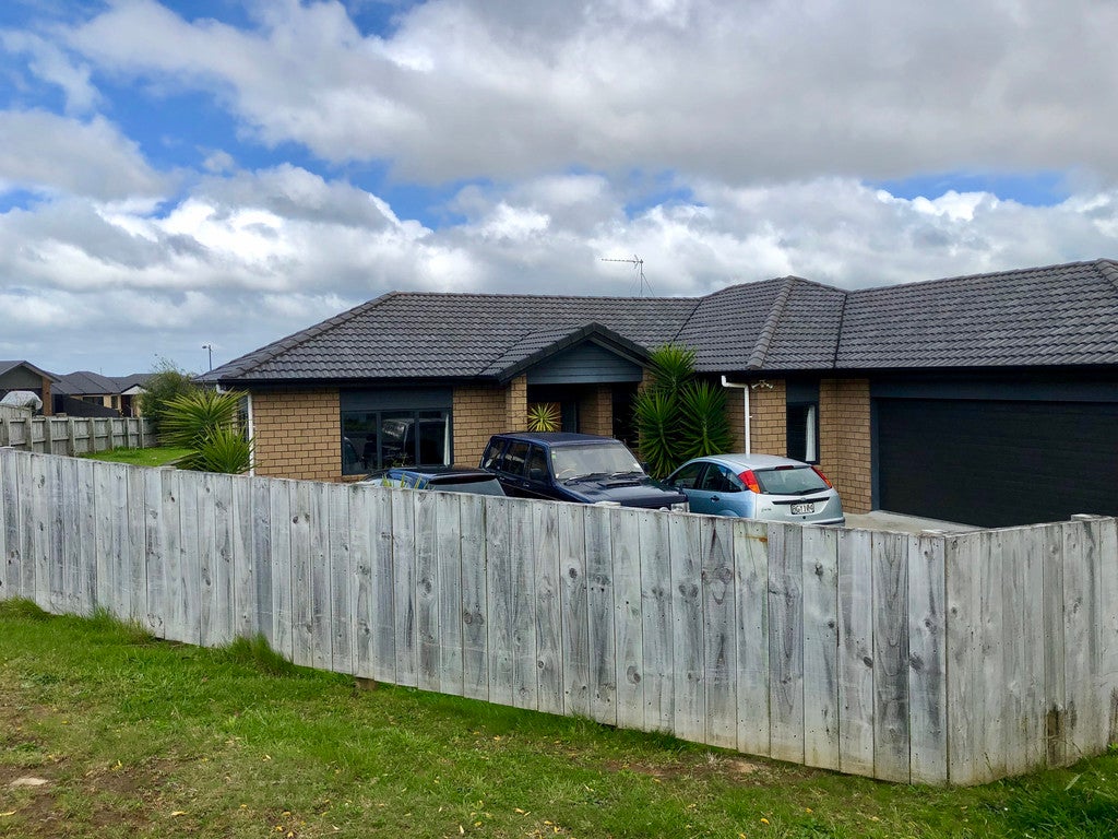 6 Limber Hill, Flagstaff, Hamilton - Carousel 1