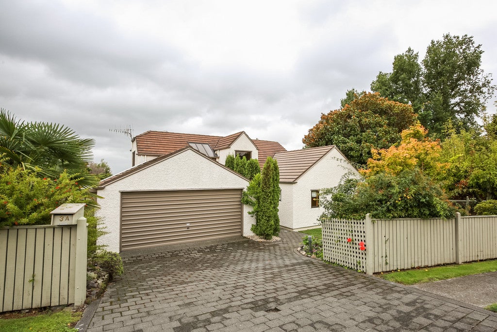 3A Gillean Street, Havelock North, Havelock North - Carousel 15