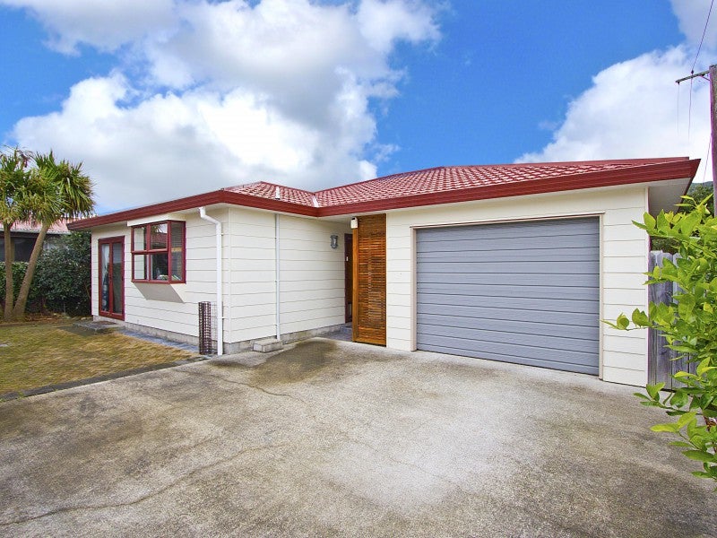 2/68 Cambridge TCE, WAIWHETU, LOWER HUTT - Carousel 1