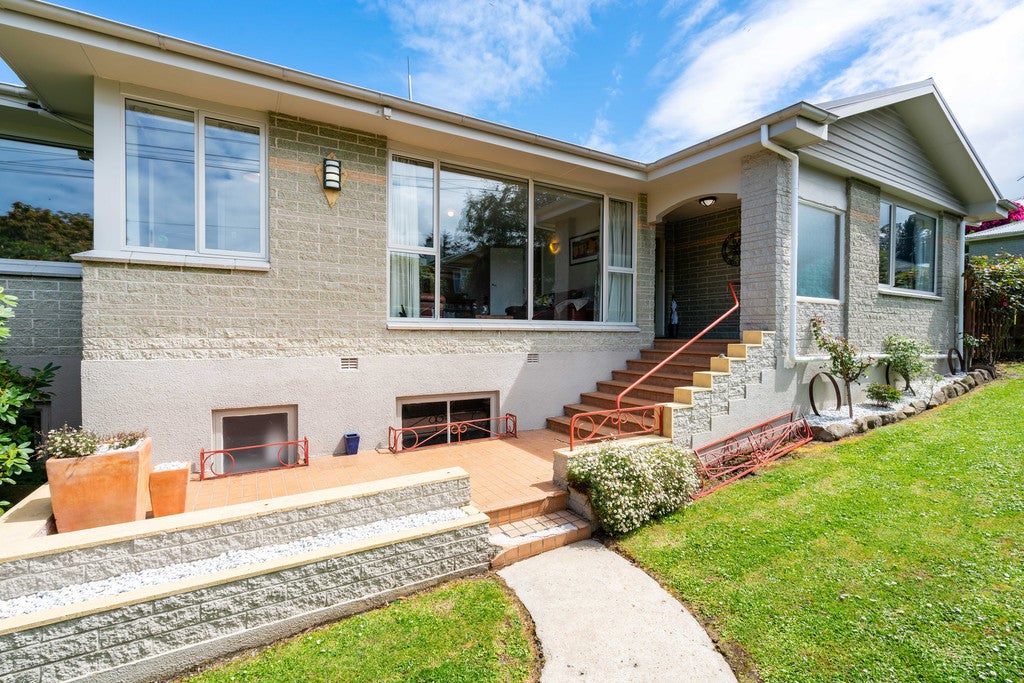 24 Neill Street, Abbotsford, Dunedin - Carousel 2