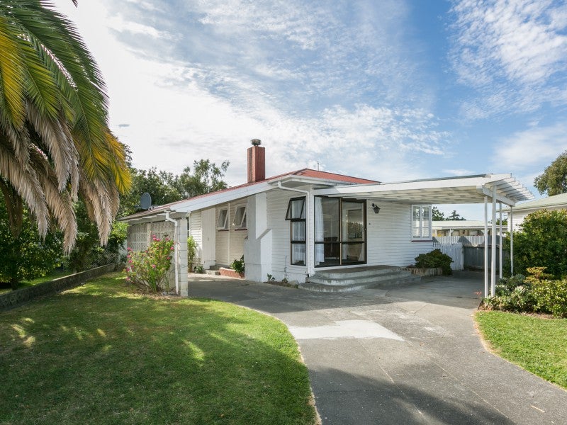 32 Bright Crescent, Maraenui, Napier - Carousel 1