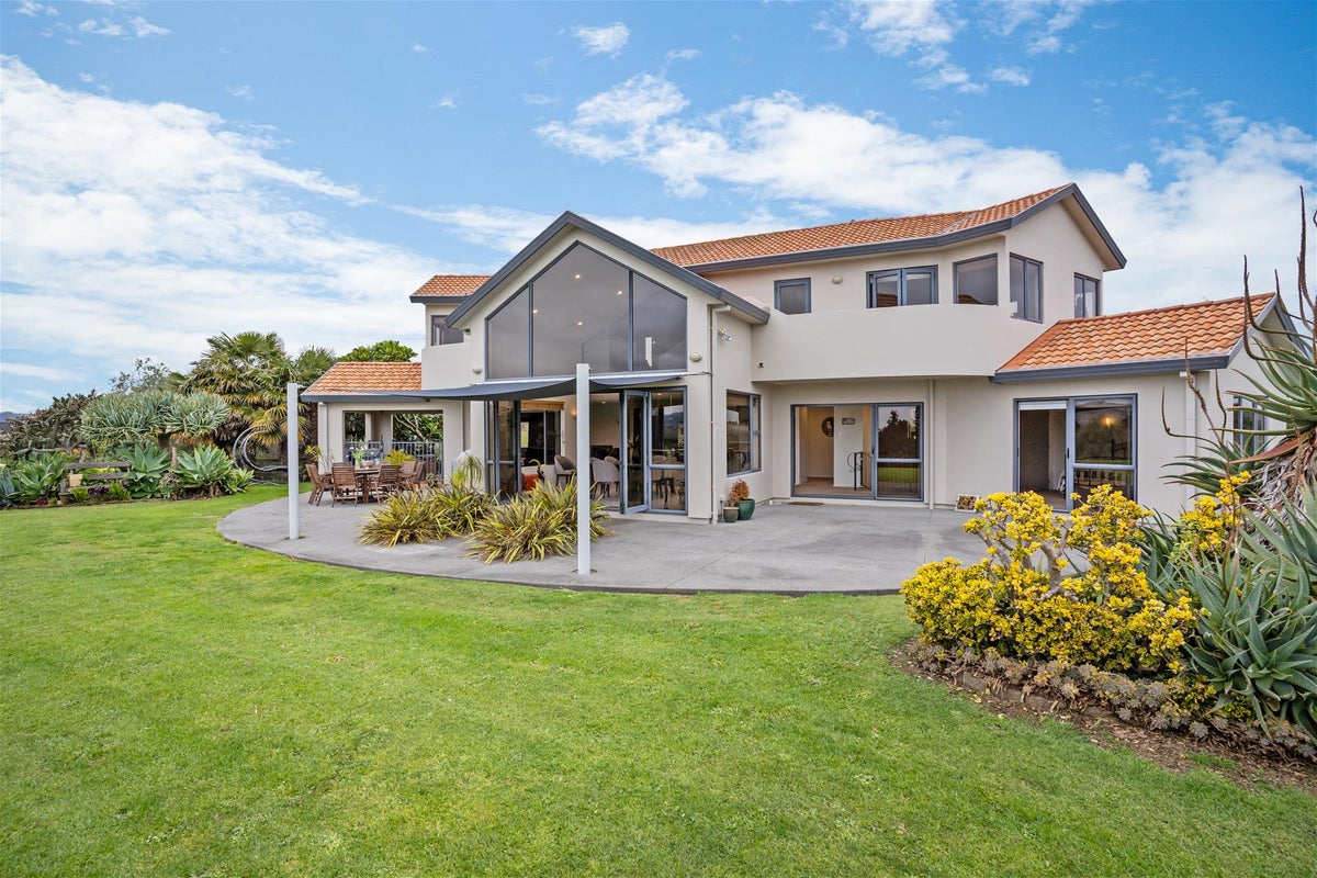 38 Amberfields Way, Runciman, Drury - Carousel 1