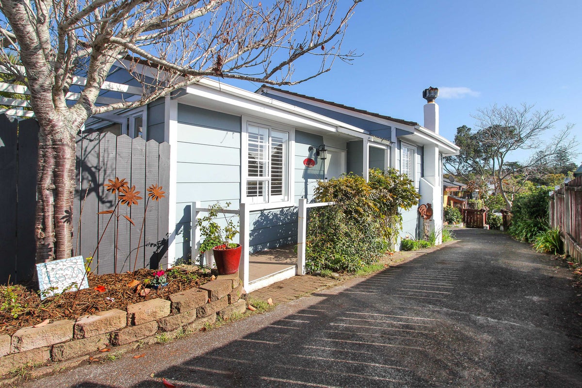1/162 Deep Creek Road, Torbay, Auckland - Carousel 2