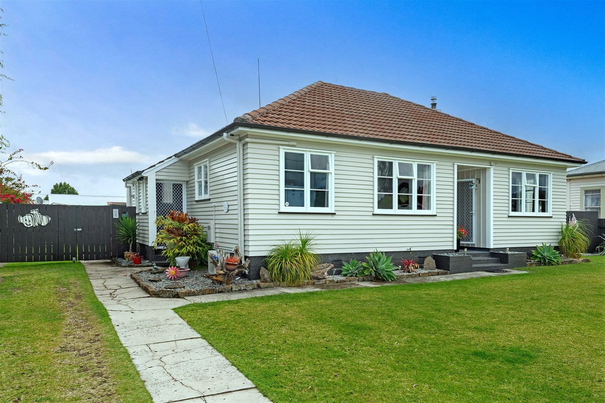 13 Haldane Street, Elgin, Gisborne - Carousel 1