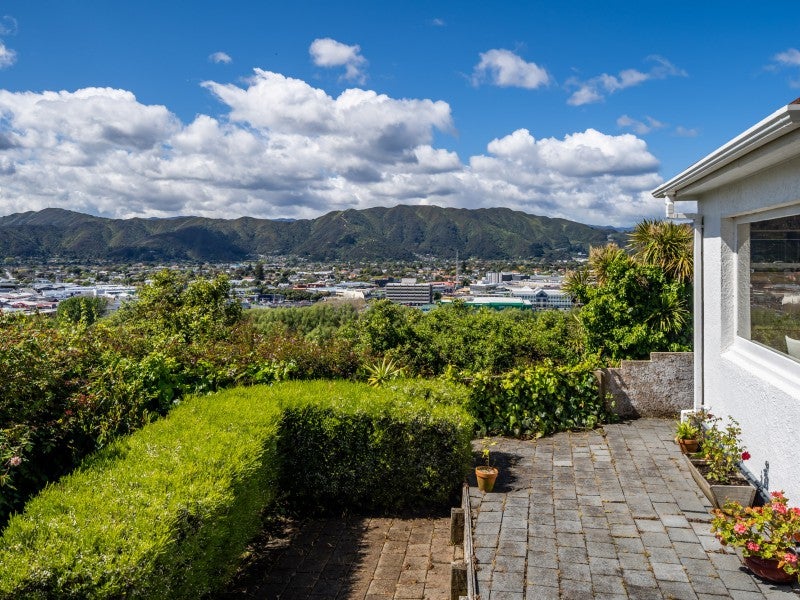 15 Harbour View Road, Harbour View, Lower Hutt - Carousel 2