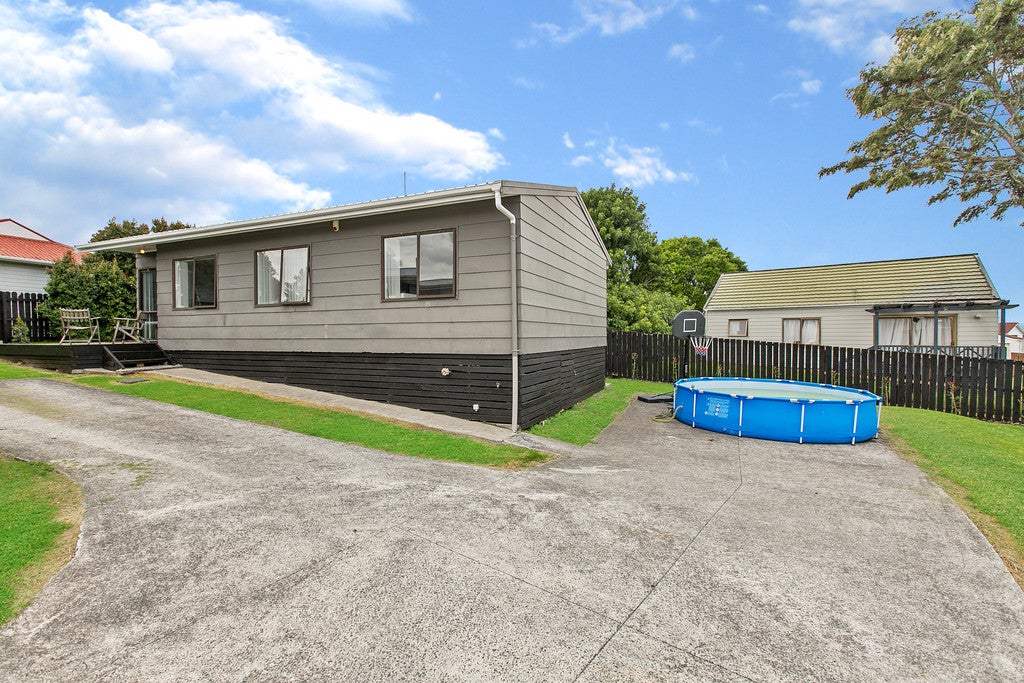 2/53 Maplesden Drive, Clendon Park, Auckland - Carousel 2