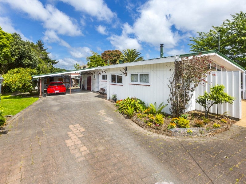 1176 Fergusson Drive, Clouston Park, Upper Hutt - Carousel 1