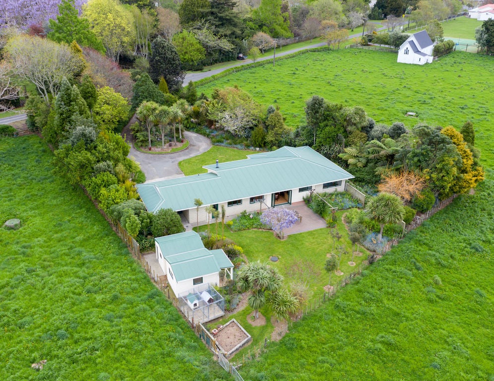 33 Mokena Kohere Street, Manakau, Levin - Carousel 1