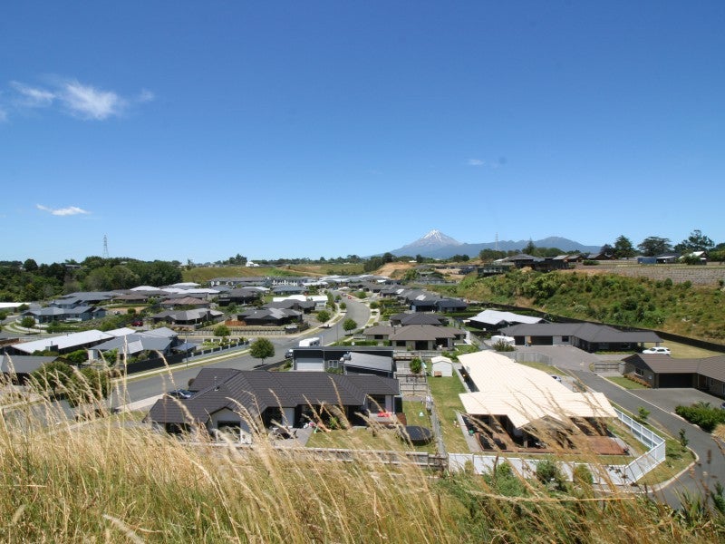 14 Fernbrook Drive, Hurworth, New Plymouth - Carousel 2