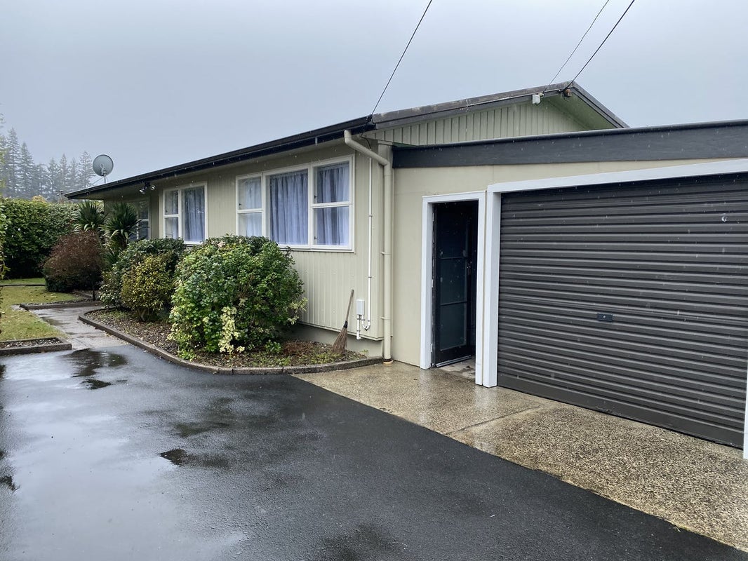 7B Gifford Place, Utuhina, Rotorua - Carousel 1