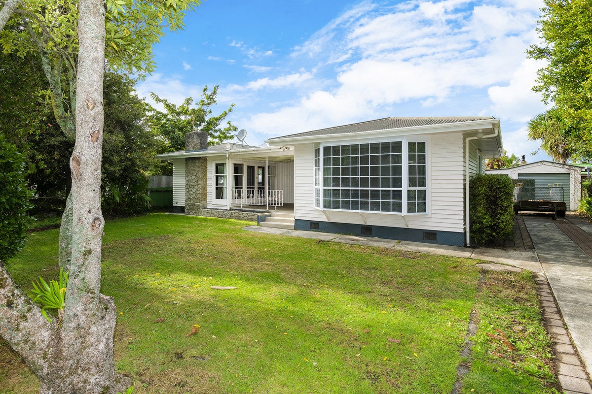 8 Seymour Road, Inner Kaiti, Gisborne - Carousel 1