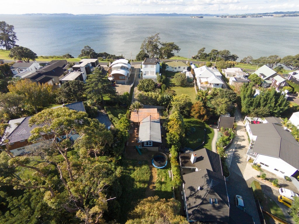 36A Marine Parade, Mellons Bay, Auckland - Carousel 2