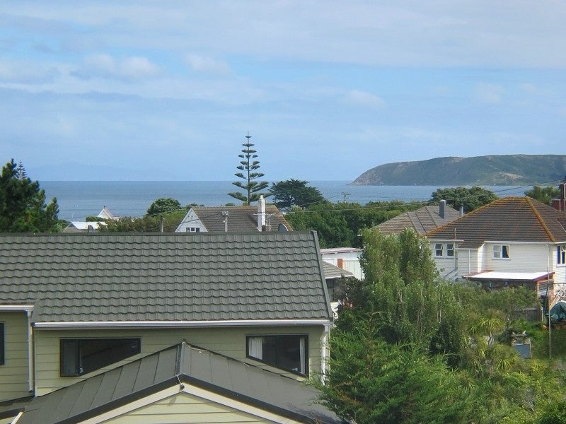 21 Morere Street, Titahi Bay, Porirua - Carousel 2