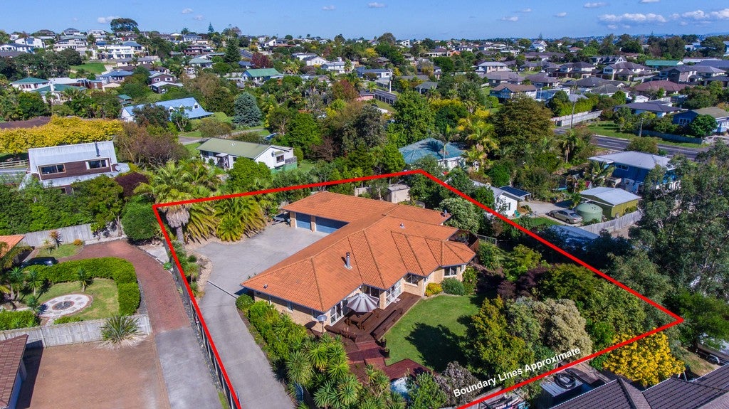 5 Araminta Place, Beachlands, Auckland - Carousel 1
