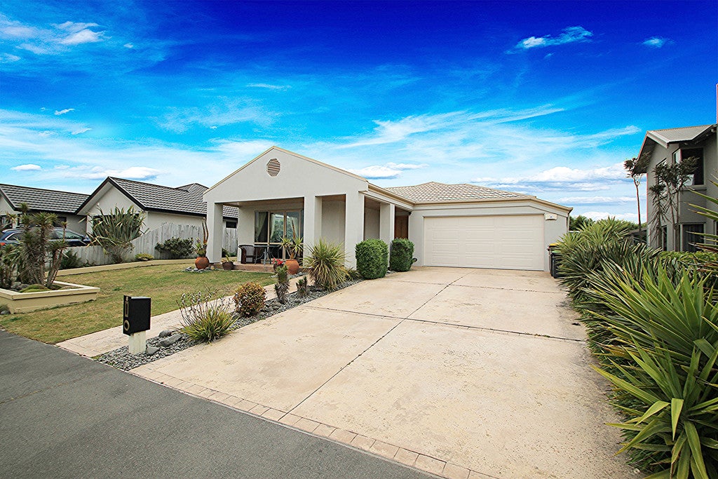 8 Seacroft Place, Waimairi Beach, Christchurch - Carousel 1