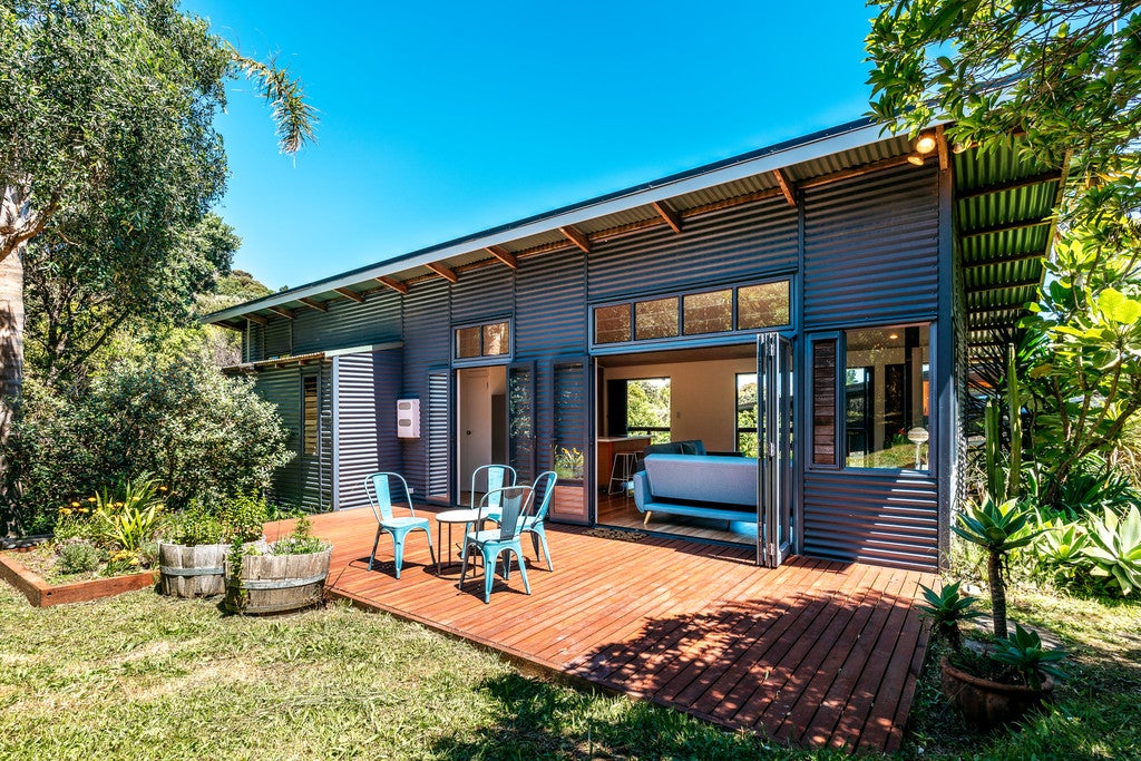 17 Makora Avenue, Oneroa, Waiheke Island - Carousel 1