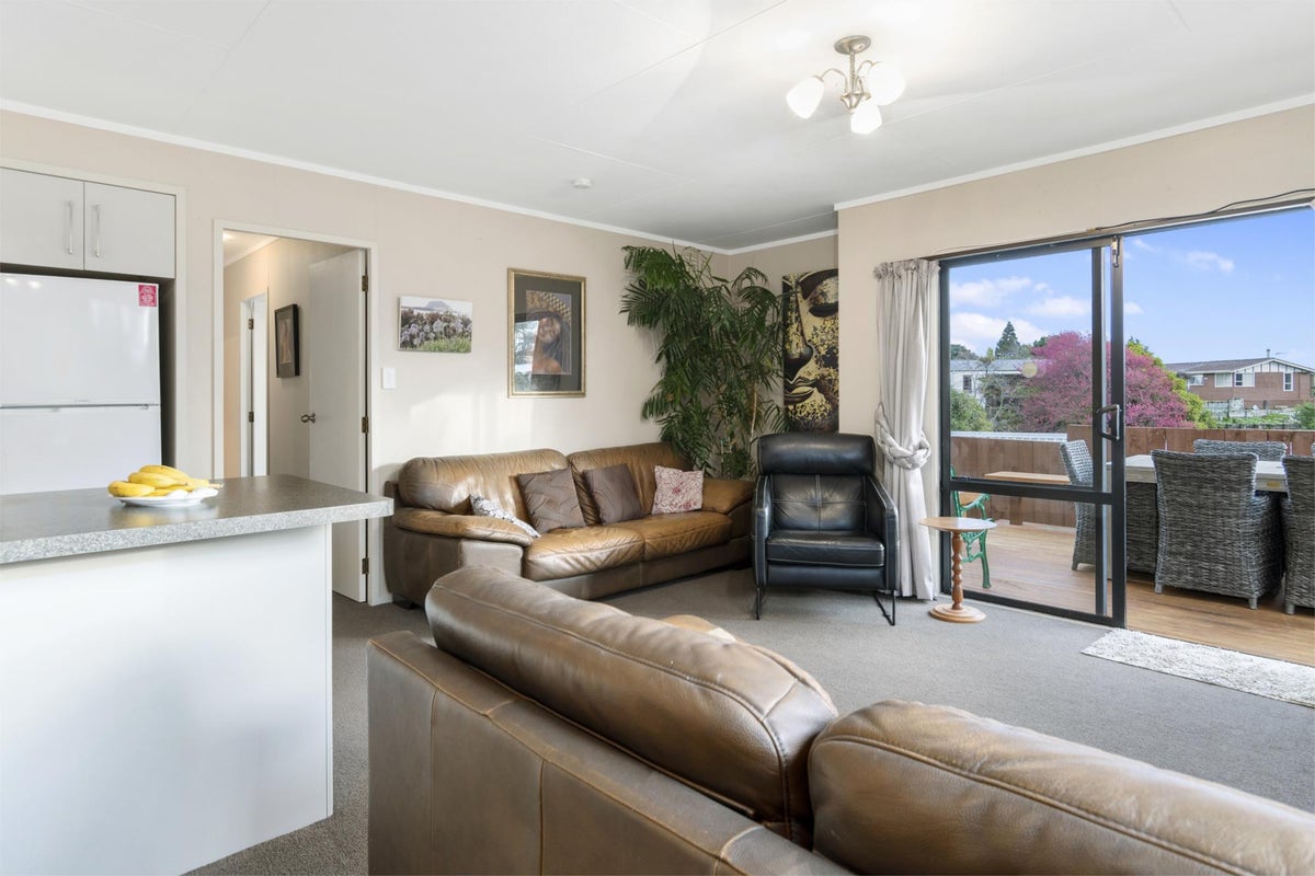 6 Peppertree Way, Brookfield, Tauranga - Carousel 2