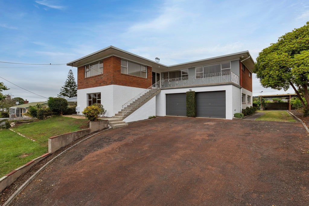 19 Te Puia Street, Kamo, Whangarei - Carousel 19