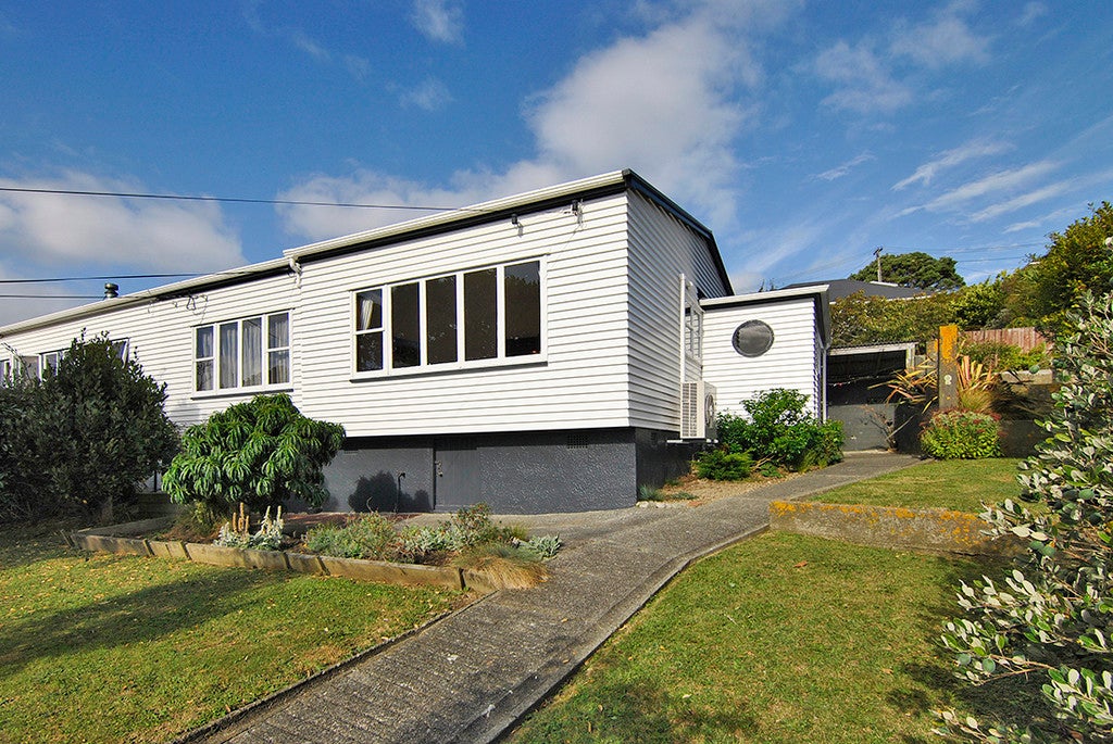 35 Bankot Crescent, Ngaio, Wellington - Carousel 1