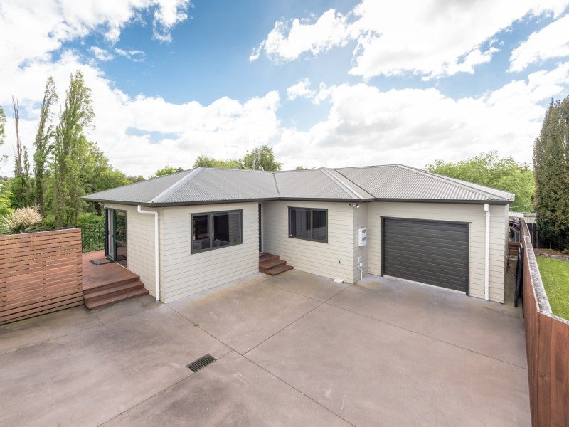 137A Clarkin Road, Fairfield, Hamilton - Carousel 2