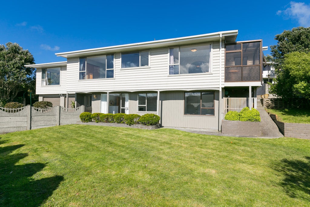 26 St Aidans Way, Tawa, Wellington - Carousel 23