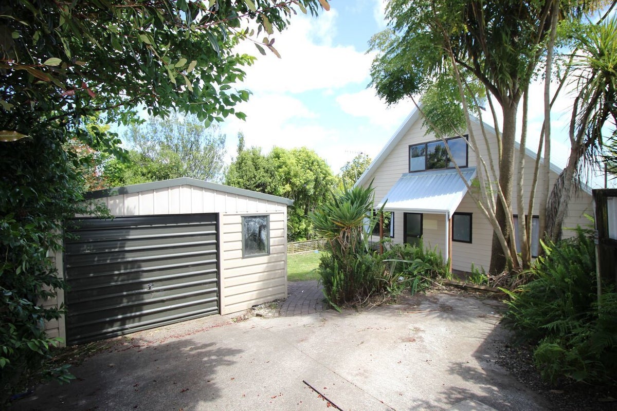 35B Bell Street, Judea, Tauranga - Carousel 1