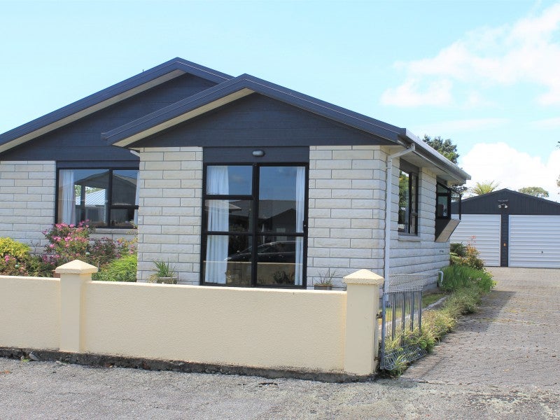 11 Queen Street, Westport, Westport - Carousel 15