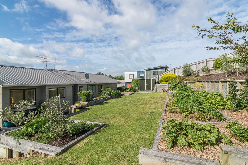 85 Queens Road, Waikanae Beach, Waikanae - Carousel 2