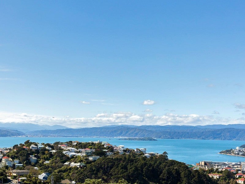 17 Highbury Crescent, Highbury, Wellington - Carousel 1