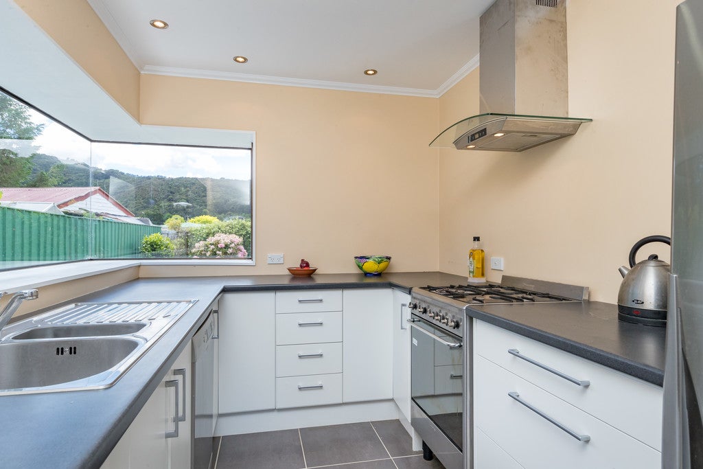 6A Hyde Street, Wainuiomata, Lower Hutt - Carousel 2