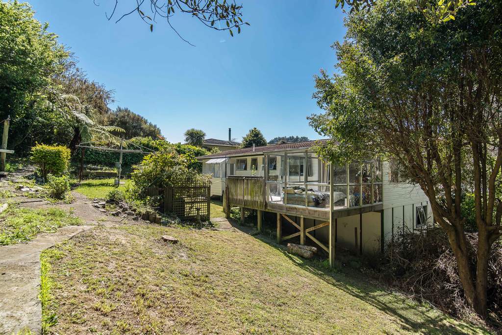 76 Spinnaker Drive, Whitby, Porirua - Carousel 2