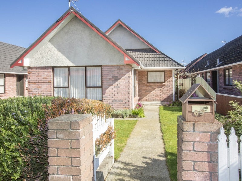 2/69 Gibbons Street, Elderslea, Upper Hutt - Carousel 1