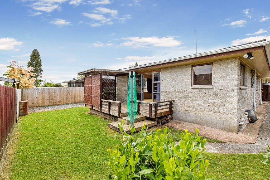 2/201 Henderson Valley Road, Henderson, Auckland - Carousel 2