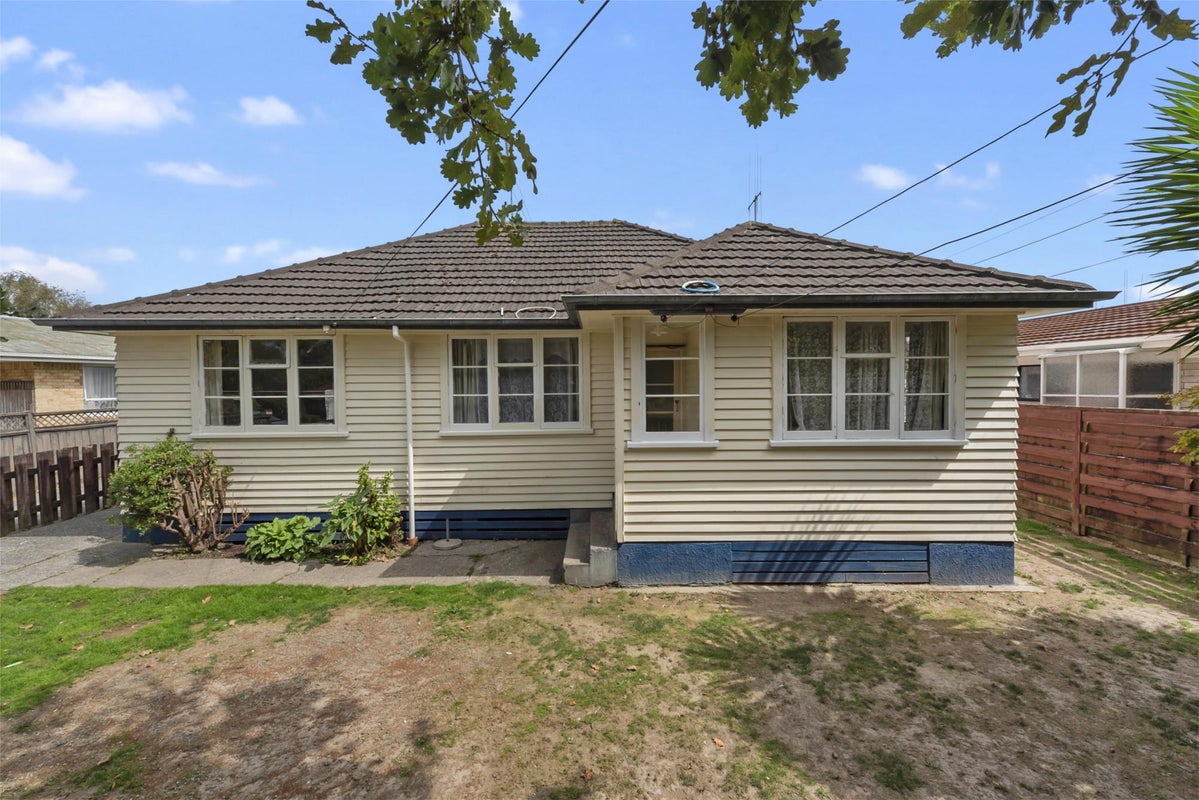 45 Herbert Road, Queenwood, Hamilton - Carousel 1